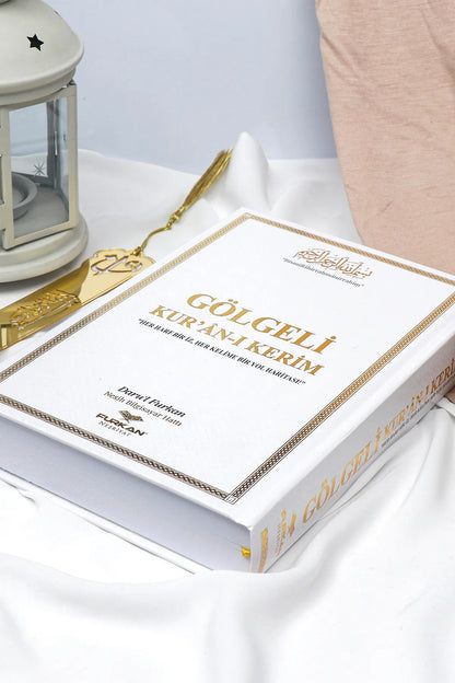 Kalem ile Yazılabilen Gölgeli Kur’an-ı Kerim – Yazarak Öğrenim Seti + Gölgeli Kalem Hediye!